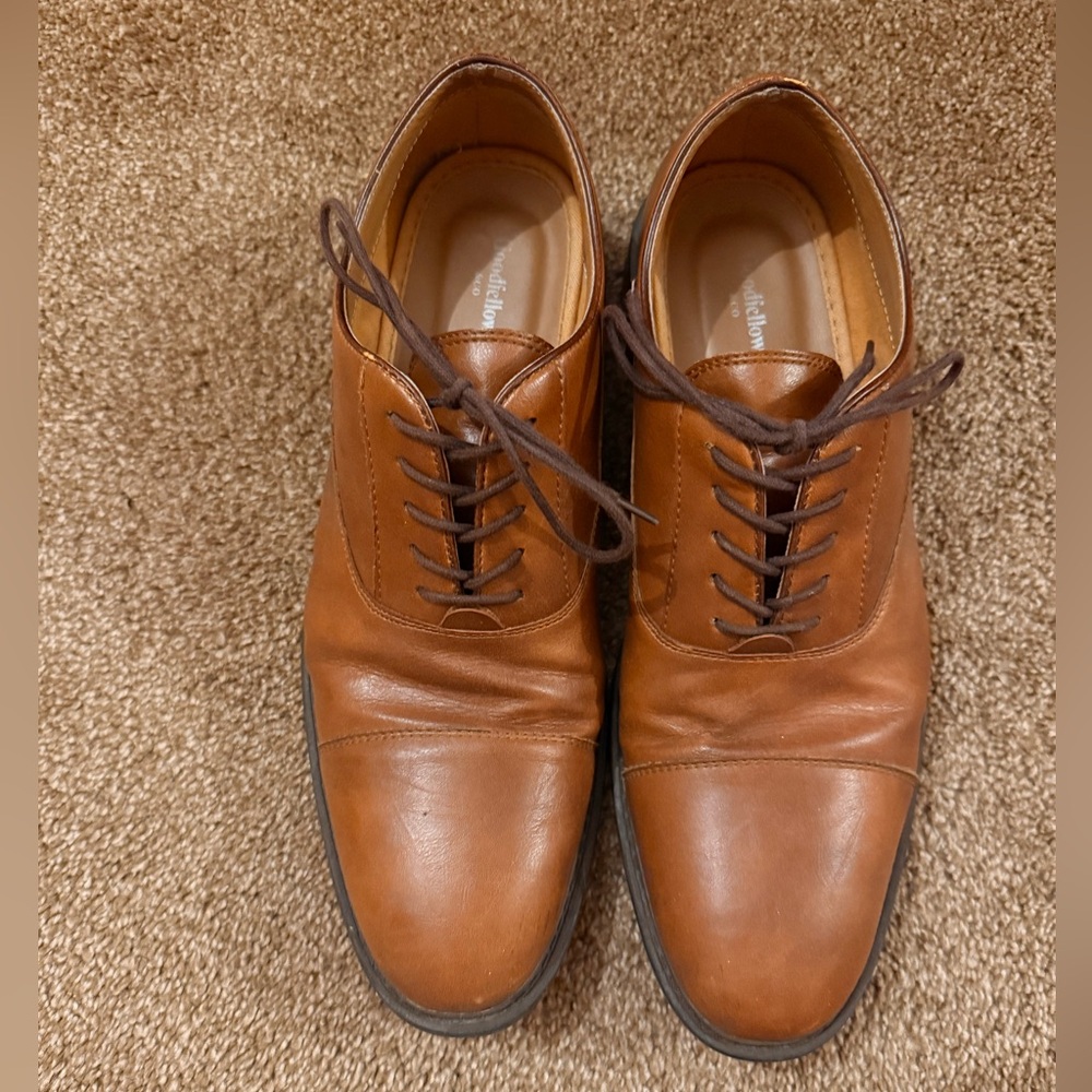 Mens Goodfellow dress shoes. Size 10.